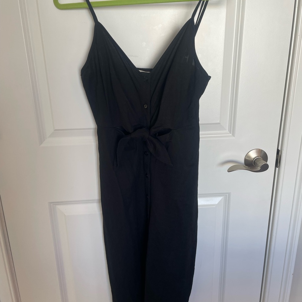 Black Sleeveless Button-Down, lined Dress with tie front.